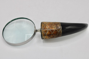 Loupe à main de haute qualité, fabriquée à la main, écologique, design unique, couleur personnalisable, verre poli, confortable, en forme de corne - Product Image 3