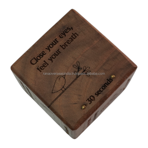 ลูกบาศก์ไม้สุดหรูทันสมัย งานฝีมือ ผลิตจากวัสดุรักษ์โลก คุณภาพสูง สำหรับการทำสมาธิ บรรเทาความเครียด ตกแต่งบ้านอย่างมีสไตล์ พร้อมลวดลายสลัก - Product Image 4