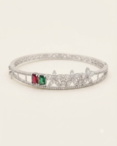 Bracelet en argent plaqué avec breloque fleur et pierre taille radiant, diamant américain, bijoux de soirée pour femme, bracelet ouvrable, fournisseur - Product Image 1