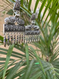 Boucles d'oreilles en argent oxydé pour femmes, bijoux pour usage quotidien, disponibles en gros au meilleur prix, cadeau de mariage. - Product Image 2