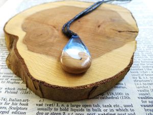 Colgante de Madera Natural y Resina, Joyería Artesanal Hecha a Mano, Artículo de Regalo, Collar con Colgante de Resina Epoxi y Madera para Hombres y Mujeres - Product Image 2