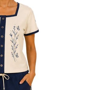 Conjunto de dos piezas de pantalones cortos para mujer en color marfil y azul marino, top con cuello cuadrado y botones, estampado floral de mariposas, ropa informal de verano de algodón para estar en casa. - Product Image 4
