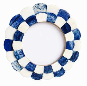 Cadre photo vertical en os incrusté fait main, léger, pour une décoration intérieure de luxe et une présentation élégante sur table - Product Image 6