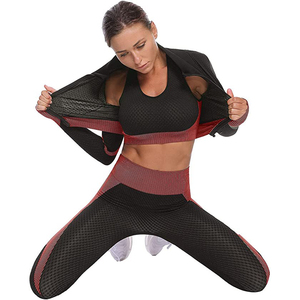 Ensemble de yoga sans couture pour femme : Legging taille haute effet froncé et soutien-gorge de sport avec veste - Product Image 4