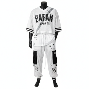 Ensemble maillot et pantalon en mesh polyester respirant pour homme, 180 GSM, design à panneaux blancs et noirs, logo personnalisé par transfert thermique, 2 pièces. - Product Image 6