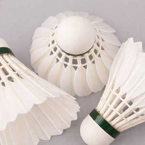 Venta al por Mayor de Volantes de Bádminton, Suministro a Granel, Calidad Premium, Pluma Duradera, Oferta Especial, Producto Más Vendido/ Sra. Alina - Product Image 2