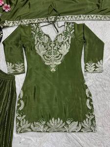 Elegante Conjunto Sharara para Boda en Seda Chinnon Pura con Dupatta Pesada - Product Image 5