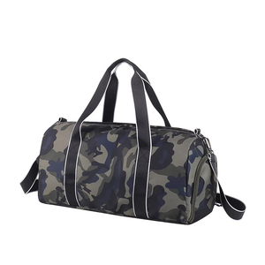 Bolsa de lona multifuncional con asa acolchada, cierre de cremallera seguro, diseño personalizado para fitness, gimnasio profesional y viajes. - Product Image 1
