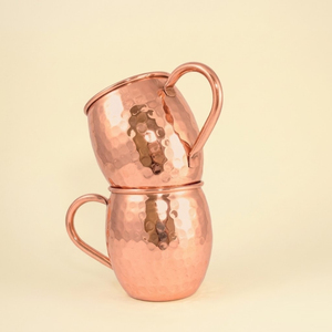 Mug à Moscow Mule en cuivre pur martelé à la main, forme baril, pour boissons glacées et articles de bar, idéal pour offrir et pour la maison, à bon prix - Product Image 3