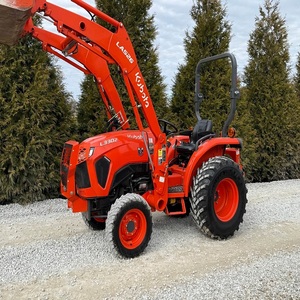 Tracteur industriel Kubota L3302 avec une construction robuste, des performances efficaces et une capacité de travail élevée pour l'agriculture - Product Image 1