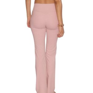 Leggings de yoga évasés pour femmes, taille haute, extensibles, confortables et respirants, pour l'entraînement, le fitness, la gym et les activités sportives - Product Image 2