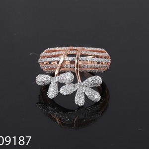 DVINS JEWELS Anillo de Diamantes con Diseño Floral, Chapado en Oro Rosa de 14K, Diamantes Cultivados en Laboratorio, Corte Brillante, Certificado, Moderno, para Mujer, Anillo de Boda - Product Image 2