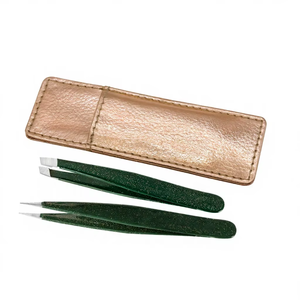 Ensemble de pinces à épiler personnalisées, durables et légères, lot de 4, avec pointe inclinée et poignée confortable pour les sourcils, en acier inoxydable - Product Image 5
