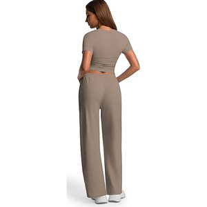 ชุดลำลองสำหรับผู้หญิง เสื้อครอปและกางเกงทรงหลวม - Product Image 4