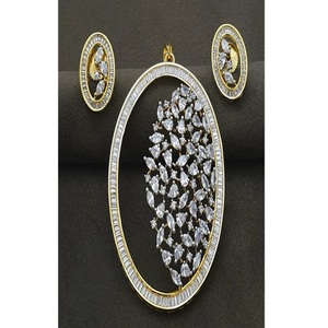Ensemble collier et boucles d'oreilles de créateur, finition dorée blanche, zircon scintillant, élégant, pour soirée, mariage, fiançailles, cadeau - Product Image 1