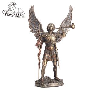 Figurine en résine peinte à la main, design veronais - Saint Michel, démon debout, épée, bouclier, art européen, religieux, luxe, décoration d'intérieur - Product Image 6
