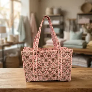Bolso de Hombro Le Souvenirs para Mujer, Estilo Bohemio Vintage, Estampado Invernal, Hecho a Mano, Ecológico, Acolchado, de Algodón Puro, Ligero y Moderno - Product Image 2