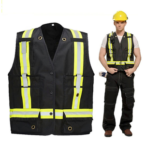 เสื้อกั๊กนิรภัยสีดำสะท้อนแสงสำหรับผู้ชาย แบบมีแถบสะท้อนแสง หลายกระเป๋า เหมาะสำหรับงานก่อสร้าง ขายส่ง - Product Image 3