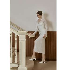 Robe pour femme, col en V, en coton, mi-longue, en dentelle, nouvelle robe élégante, classique, féminine, Vietnam VIVIAN - Robe classique avec fente avant KD51 - Product Image 5