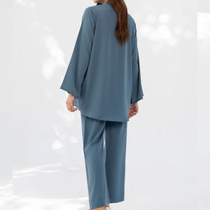 ชุดเซ็ตผู้หญิงสุดเก๋ เสื้อผ้าสองชิ้นเข้าชุดกัน เสื้อและกางเกงลำลอง แฟชั่นฤดูร้อน สวมใส่สบาย ดูสง่างาม - Product Image 2