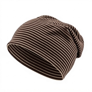 Casquette d'hiver tricotée unisexe en polyester rayée avec logo personnalisé, effet phosphorescent, idéale pour les voyages - Product Image 6
