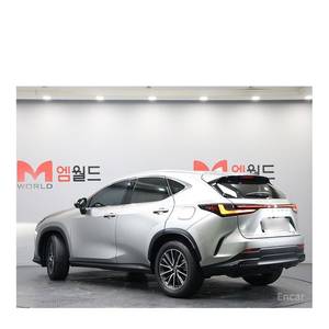 Lexus NX Premium Julio 2022 33,784 km Volante a la Izquierda Asientos de Cuero Cámara Trasera - Product Image 5