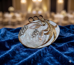 Bolso de Mano Vintage para Mujer, Artesanal, con Adornos de Cuentas y Piedras Bordadas, Estilo Rock y Fiesta, Hecho de Metal - Product Image 1