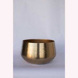 Porte-bougie votif en métal artisanal de designer avec finition haut de gamme, durable et résistant à la chaleur, pour la décoration intérieure et l'aménagement de l'intérieur - Product Image 3