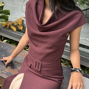 Robe midi décontractée structurée pour femme, style bustier, col rond, manches courtes, coupe ample, couleur unie, marque AnyShape, ODM - Product Image 4