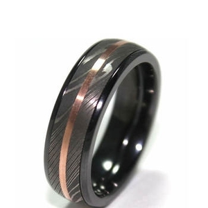 Bague de mariage islamique classique en acier Damas, faite à la main, de haute qualité à bas prix, en vente - Product Image 1