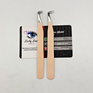Pince à cils professionnelle LUCKY LASH TOOLS à pointe argentée, 90 degrés, couleur nude douce, pointe lisse, poignée diamantée - Product Image 2