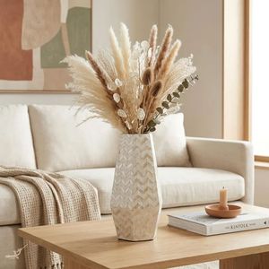 Vase décoratif haut en forme de prisme, mosaïque chevron en or avec incrustation de nacre naturelle, fait main, pour la décoration de la maison - Product Image 1