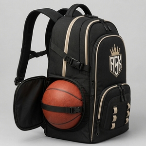 Bolsa de baloncesto personalizada con compartimentos espaciosos, tela resistente, correas ajustables y diseños personalizados del equipo. - Product Image 5