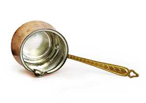 กาต้มกาแฟทองแดงสีแดงอนาโตเลีย รุ่นทูร์นา แบบตีลาย ความจุ 540-1 ลิตร ทำด้วยมือ ดีไซน์ทันสมัย ทนความร้อน พร้อมฉนวนกันความร้อน - Product Image 5