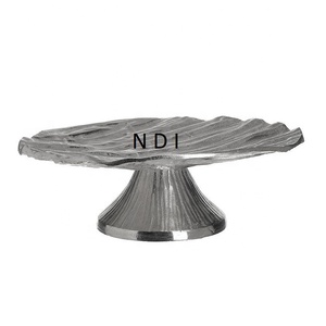 Soporte decorativo para servir cupcakes y postres, con diseño clásico, parte superior redonda impresa y acabado personalizado, a precio de mayoreo. - Product Image 6