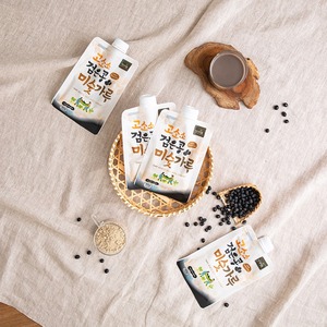 [Samjin Food] Poudre de soja coréenne, mélange de grains de haricots noirs secs avec arachides et lait de blé, poudre de céréales mélangées aux haricots noirs - Product Image 3