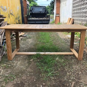 Table à manger en teck massif d'Indonésie, moderne, rectangulaire, résistante à l'eau, aux UV et durable, pour patio et jardin. - Product Image 3