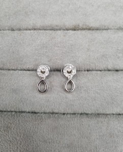 Parure de bijoux de soirée de luxe avec collier chaîne à cercles alternés et pendentif goutte d'eau pavé de diamants américains et boucles d'oreilles assorties - Product Image 4