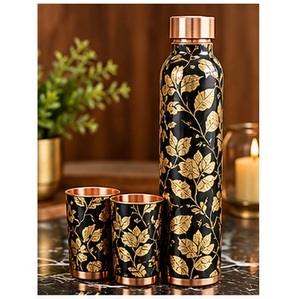 Botella de Agua de Cobre con Dos Tazas a Juego, Diseño Floral Estampado en Color Granate, Carmesí y Blanco, Juego de Bebidas Portátil para Viajar - Product Image 6