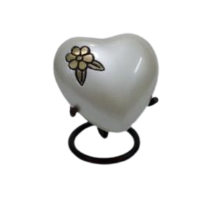 Mini Urne Funéraire Artisanale en Forme de Cœur Style Américain pour Cendres Humaines/Animaux de Compagnie, Écologique, Finition Laiton, Présentoir Commémoratif Mariage - Product Image 1