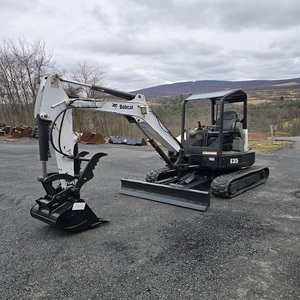 Miniexcavadora Bobcat E35 de precio económico, máquina compacta de excavación para contratistas, paisajistas y aplicaciones en sitios de construcción. - Product Image 1