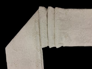 Tissu en dentelle guipure GPO en rayonne blanche de qualité supérieure – Textile de luxe brodé de feuilles florales pour vêtements et robes - Product Image 2