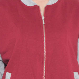Veste varsity pour femme de qualité supérieure, confortable, idéale pour les activités de plein air et les tenues décontractées. - Product Image 6