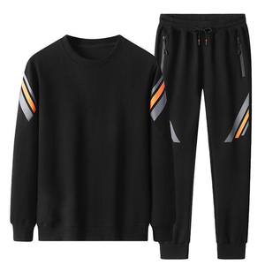 ชุดวอร์มแบบลำลองสำหรับทุกเพศ ระบายอากาศได้ดี น้ำหนักเบา ดีไซน์ 2 in 1 เสื้อสีขาว กางเกงสีดำ มีฮู้ด แขนยาว สีพื้น - Product Image 3