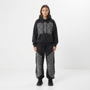 Conjunto de Sudadera con Capucha y Pantalones Deportivos Personalizados para Mujer, con Pedrería Negra y Diseño Paisley, de Algodón y Felpa, Ropa Deportiva Urbana, Venta al Por Mayor OEM - Product Image 1