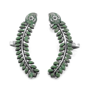 Pendientes de Plata de Ley 925 con Hoja Esmaltada Verde y Diseño de Estrella en Relieve SKU7550, Ideales para Fiestas, Aniversarios y Regalos - Product Image 1