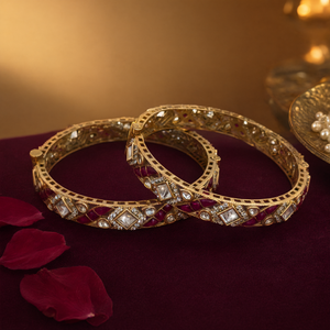 Bracelets ouvrables Kundan, lot de 2, style Rajwadi, en laiton plaqué or mat, ornés de cristaux et strass, pour occasions de mariage - Product Image 3
