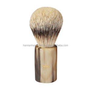 Pinceau à raser artisanal en résine élégante en forme de corne de tortue, poils de blaireau à pointe argentée, écologique et moderne, pour crème à raser - Product Image 2