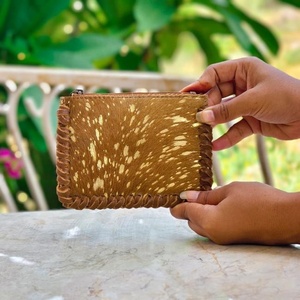 Portefeuille à fermeture éclair en cuir véritable fait main à motif de points, style bohème, unisexe, court, usage quotidien, doublure en polyester de 5 pouces, Rajasthan - Product Image 1
