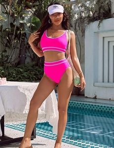 Conjunto de Bikini con Estampado Floral Rosa para Mujer, Top Bandeau de Cintura Alta, Ribete en Contraste, Traje de Baño Elástico de Dos Piezas, Corte Regular, Transpirable - Product Image 1